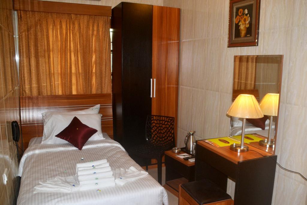 Peace Inn Chennai Extérieur photo
