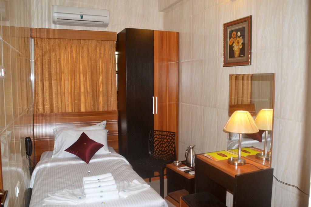 Peace Inn Chennai Extérieur photo