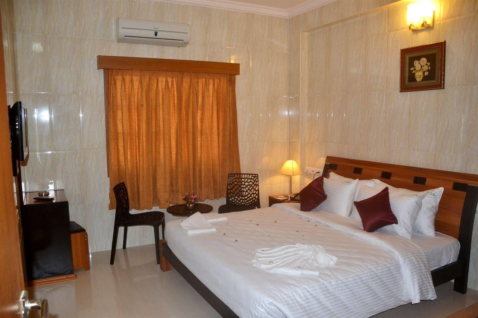 Peace Inn Chennai Extérieur photo