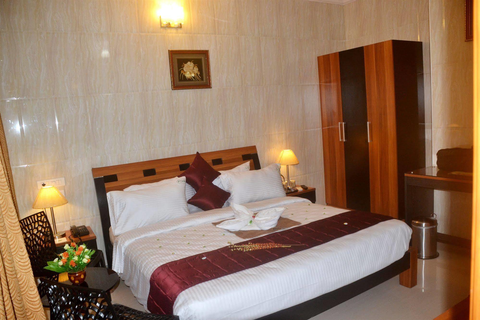 Peace Inn Chennai Extérieur photo